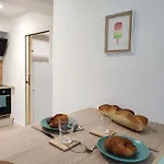 Jardin Entre Cite Et Bastide Каркассон