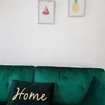 Апартаменты Jardin Entre Cite Et Bastide *