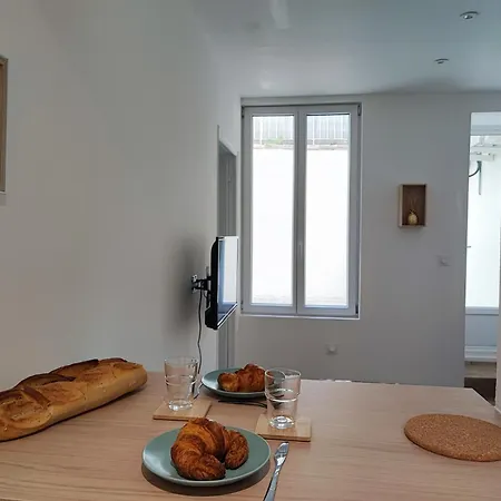 Jardin Entre Cite Et Bastide