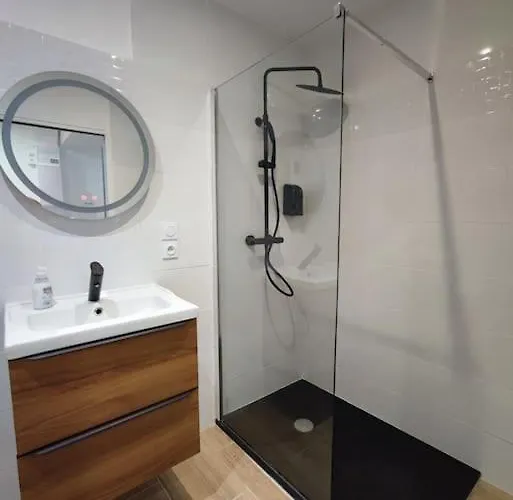 Jardin Entre Cite Et Bastide Carcassonne