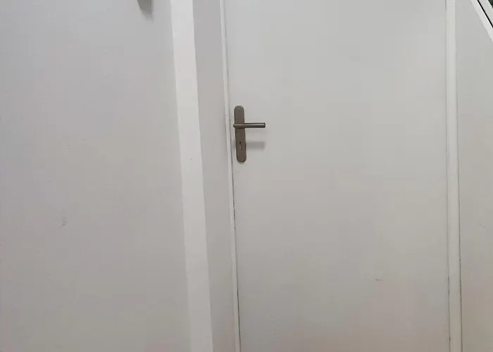 Jardin Entre Cite Et Bastide * Carcassonne